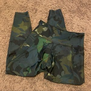 Old Navy Active Camo Leggings